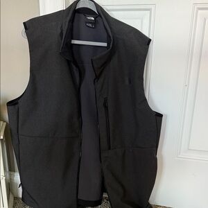 The North Face Men's Charcoal Gray Vest
